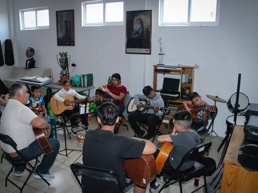 Cursos de verano fomentan el aprendizaje y la creatividad en Angamacutiro