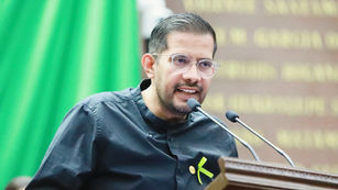 Propone Conrado Paz que oficinas de gobierno implementen firma electrónica para reducir uso de papel