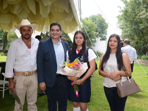 Tangancícuaro Celebra Graduación de Alumnos de Preparatoria por Cooperación