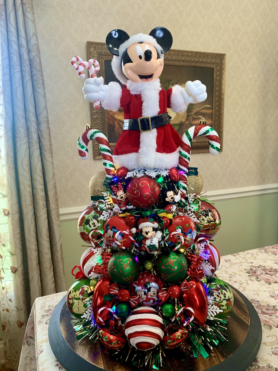 Singing Mickey Tree