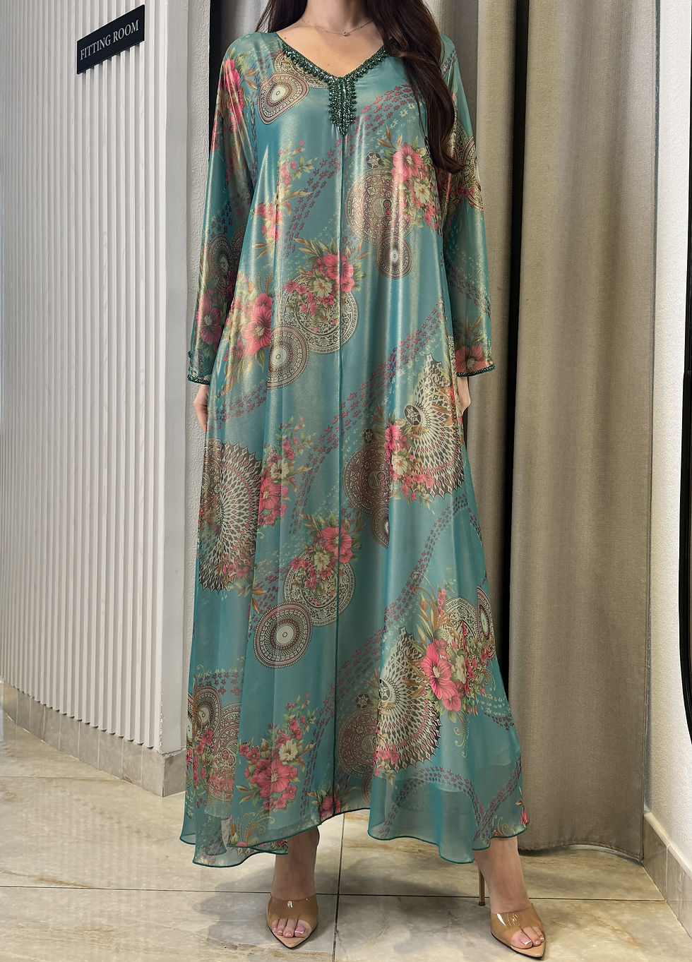 الصورة المصغرة: Chiffon Handmade Embroidery