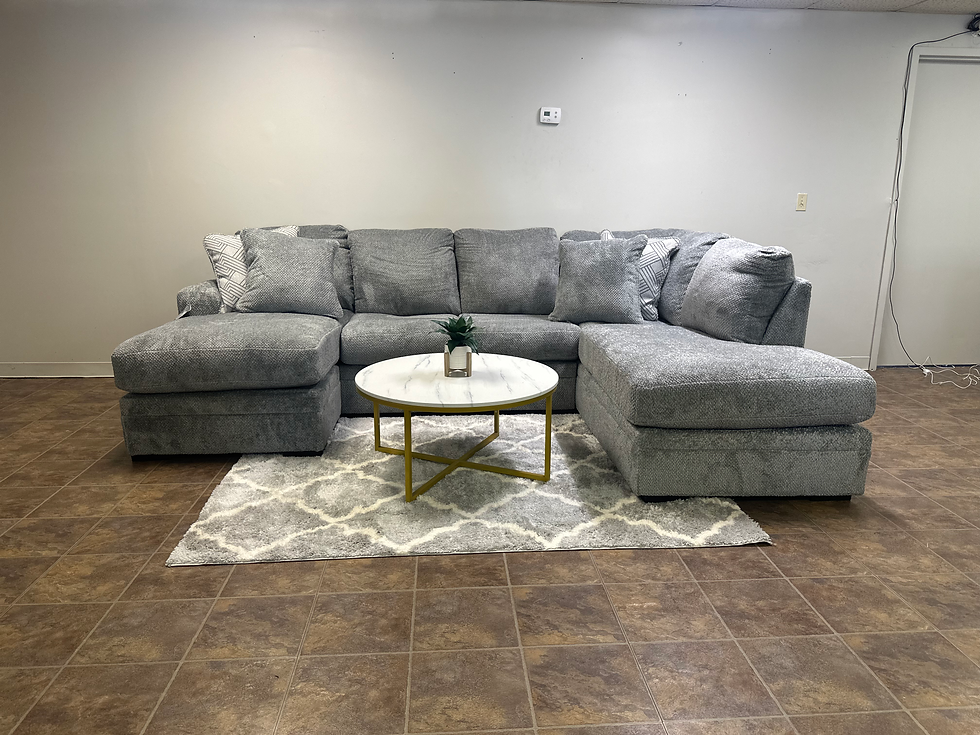 Casselbury Ashley Furniture Sectional with Chaise
