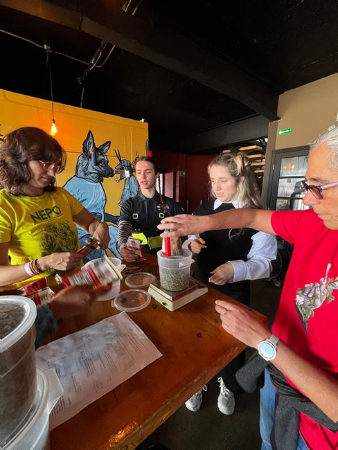 mujeres cerveceras cocinando "La Calafiera"  en Norte Brewing co.