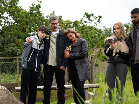 The Dingles unite as Cain bids a heartbreaking farewell to Monty in Emmerdale