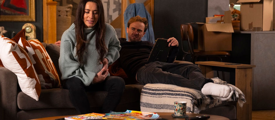 Shona suffers a twinge and struggles to breathe in Corrie