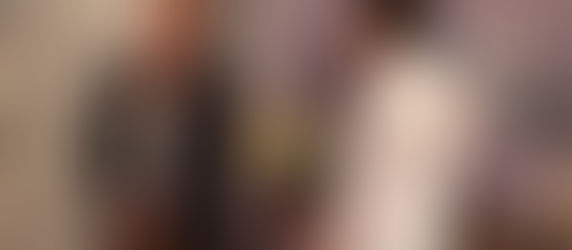 Julie plays matchmaker between scaffolder Theo and Todd in Corrie