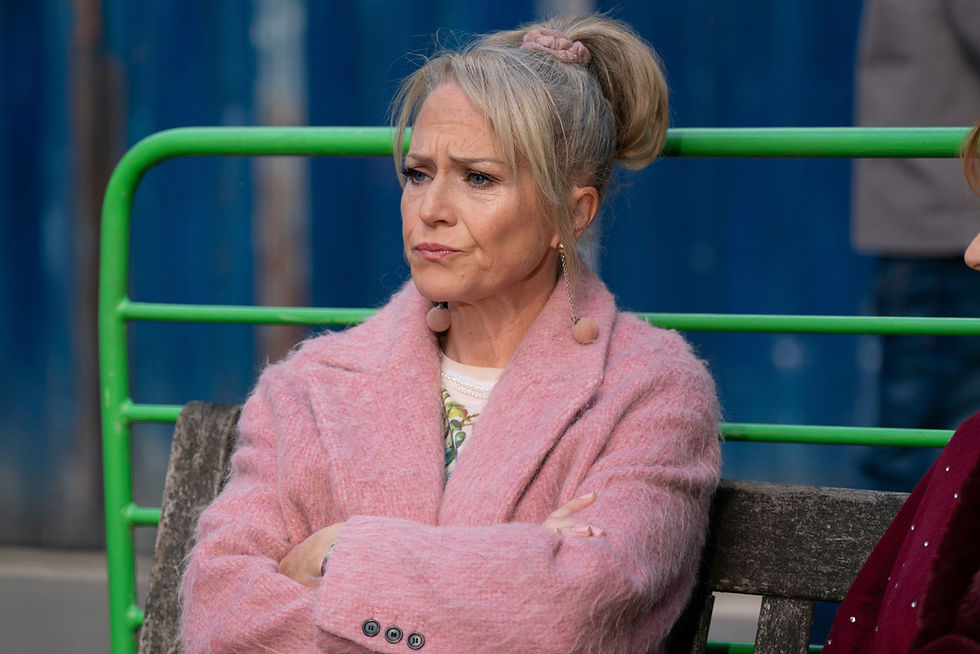 Linda makes an unexpected return to Walford in EastEnders