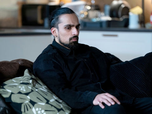 Ravi returns home with an apology for Priya in EastEnders