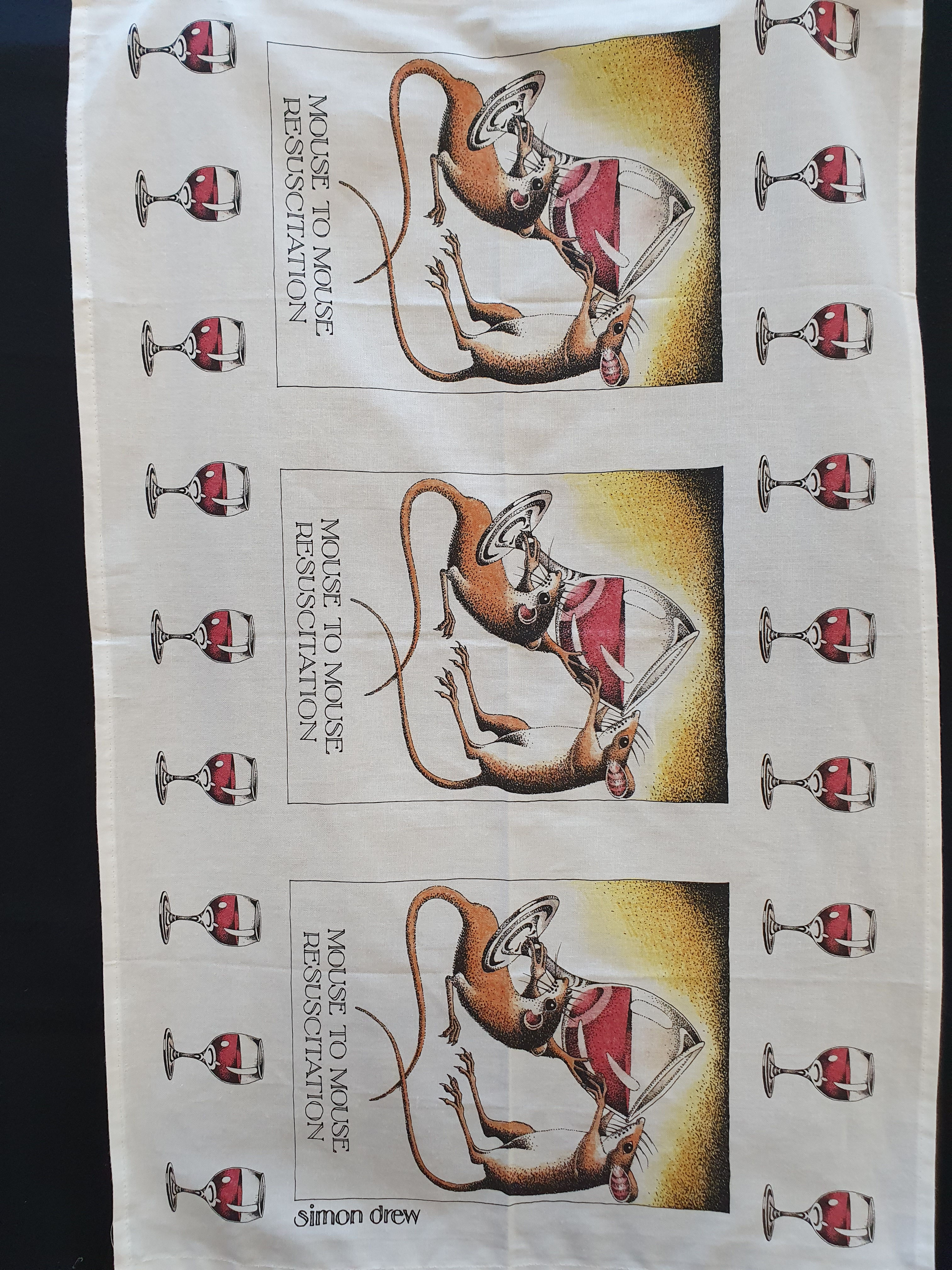 Simon Drew T towel Mouse To Mouse
