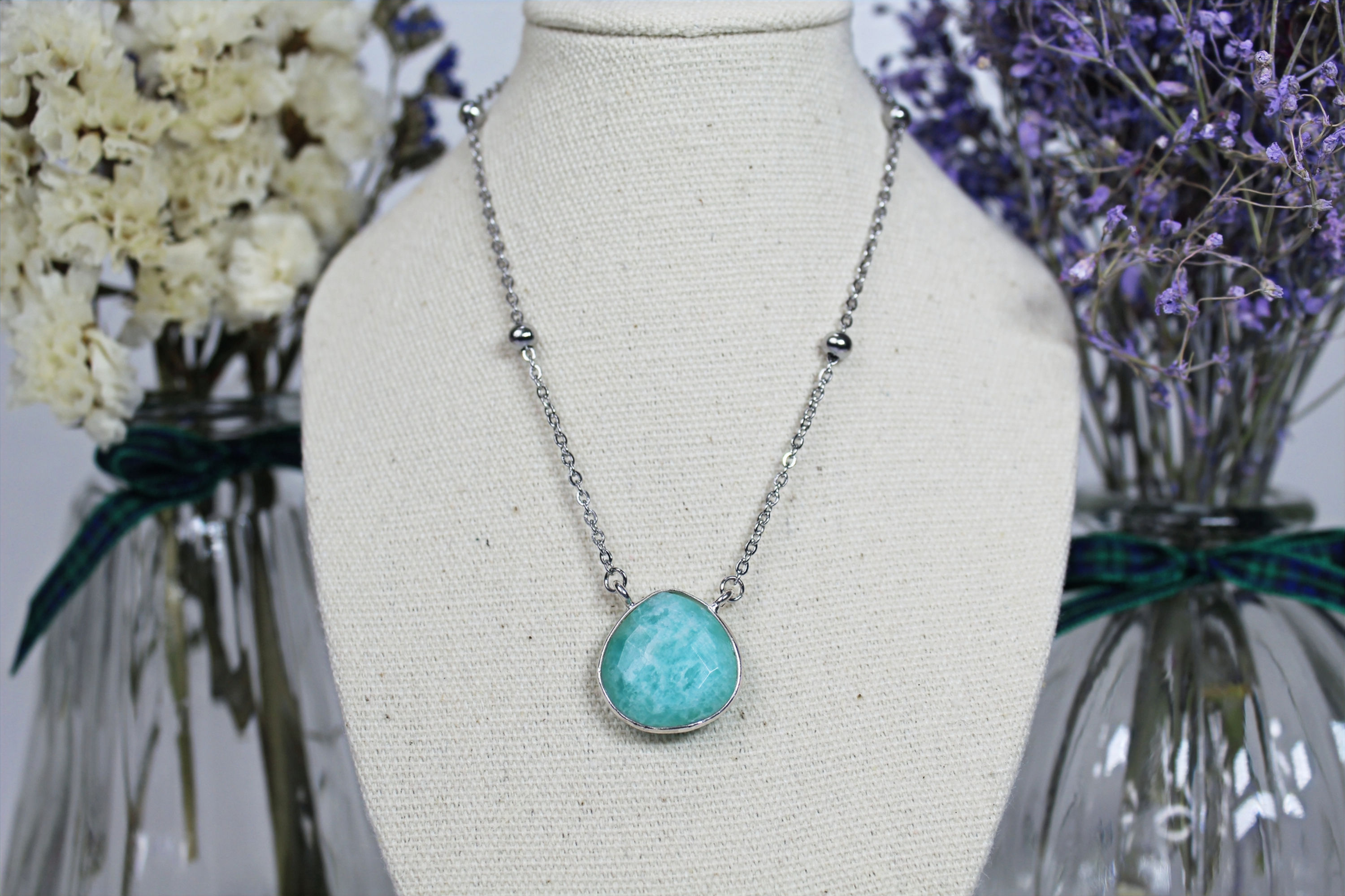 Sautoirs goutte facettée