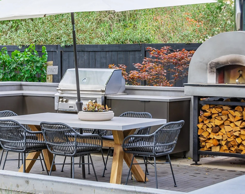 custom outdoor kitchen installation