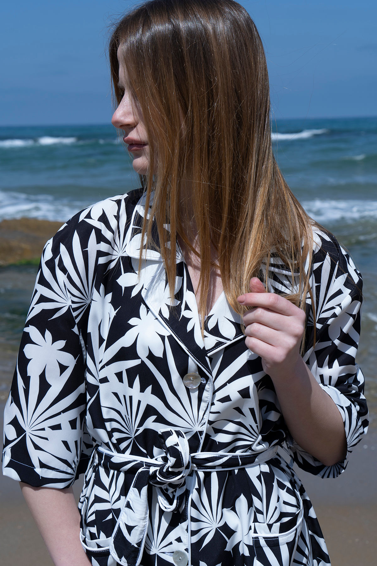 Short Sleeve Black White Tropical Flowers