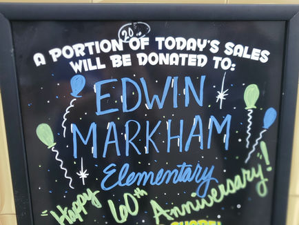 Edwin Markham celebra 60 años