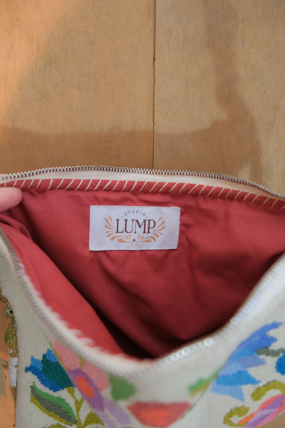 Thumbnail: Bag with flower wreaths