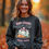 Miniaturbild: Personalisiertes Halloween Sweatshirt "Boo Crew" mit lustigen Geistern & Cowboyhut, Perfektes Familien-Outfit für Halloween