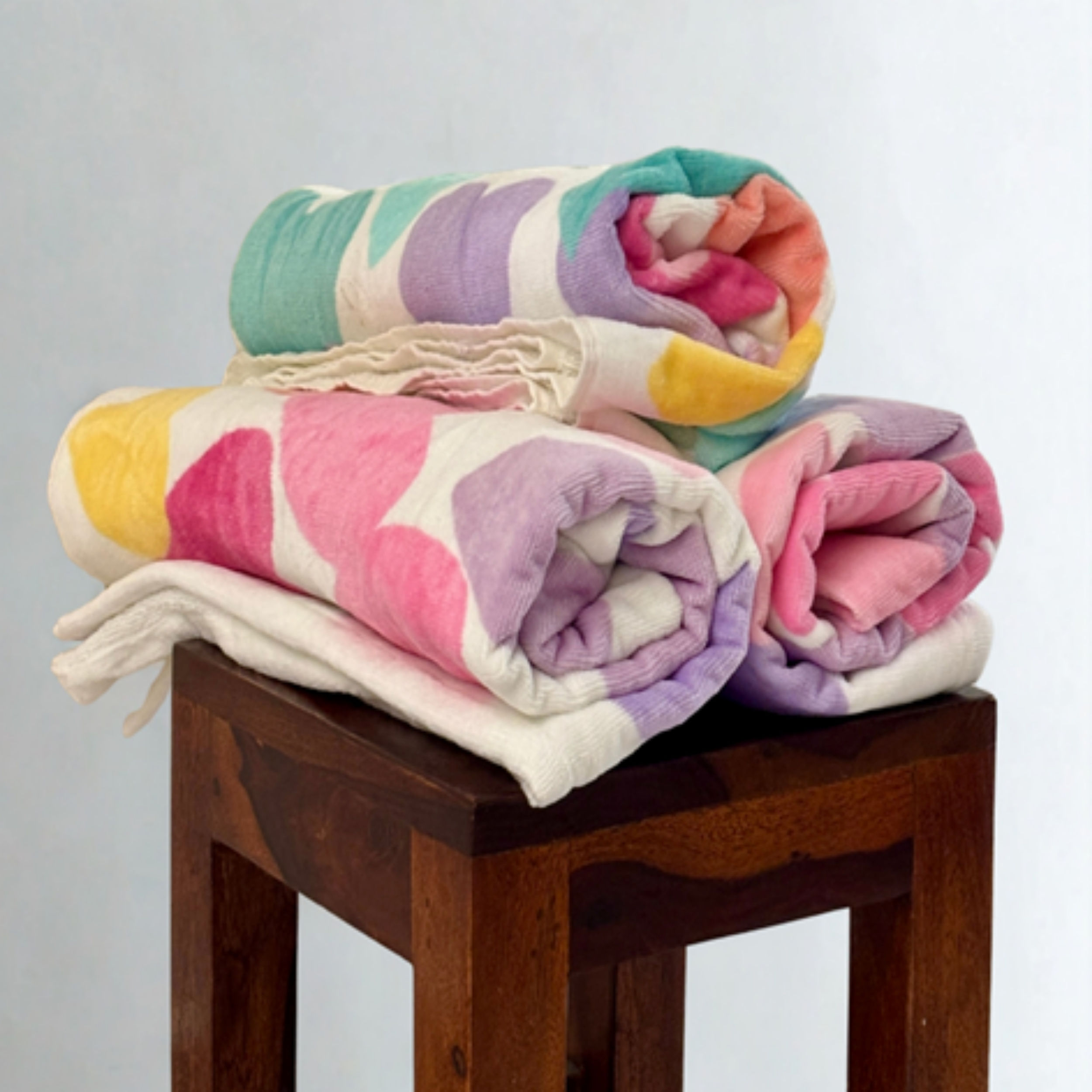 Colorful Beach Towel – Soft, Quick-Dry & Lightweight for Travel and Pools