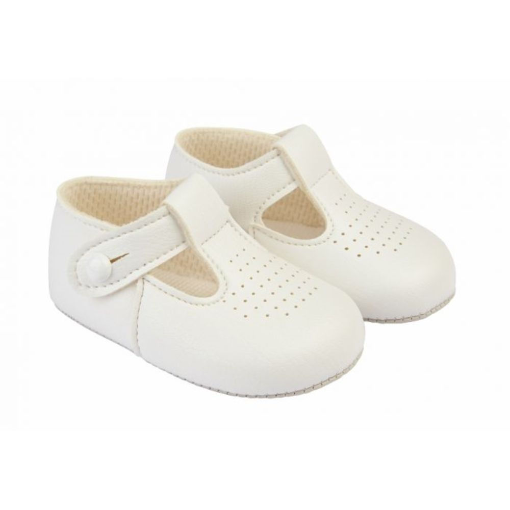Baypods white pre-walker shoes