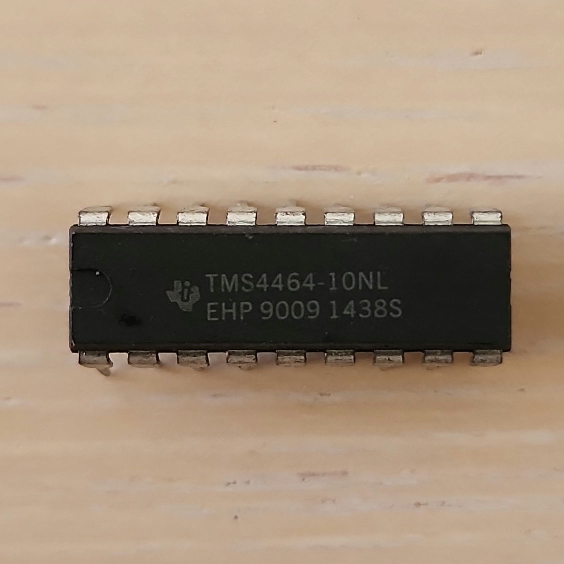 TMS4464-10NL 65,536-Word x 4-Bit Dynamic Random-Access Memory