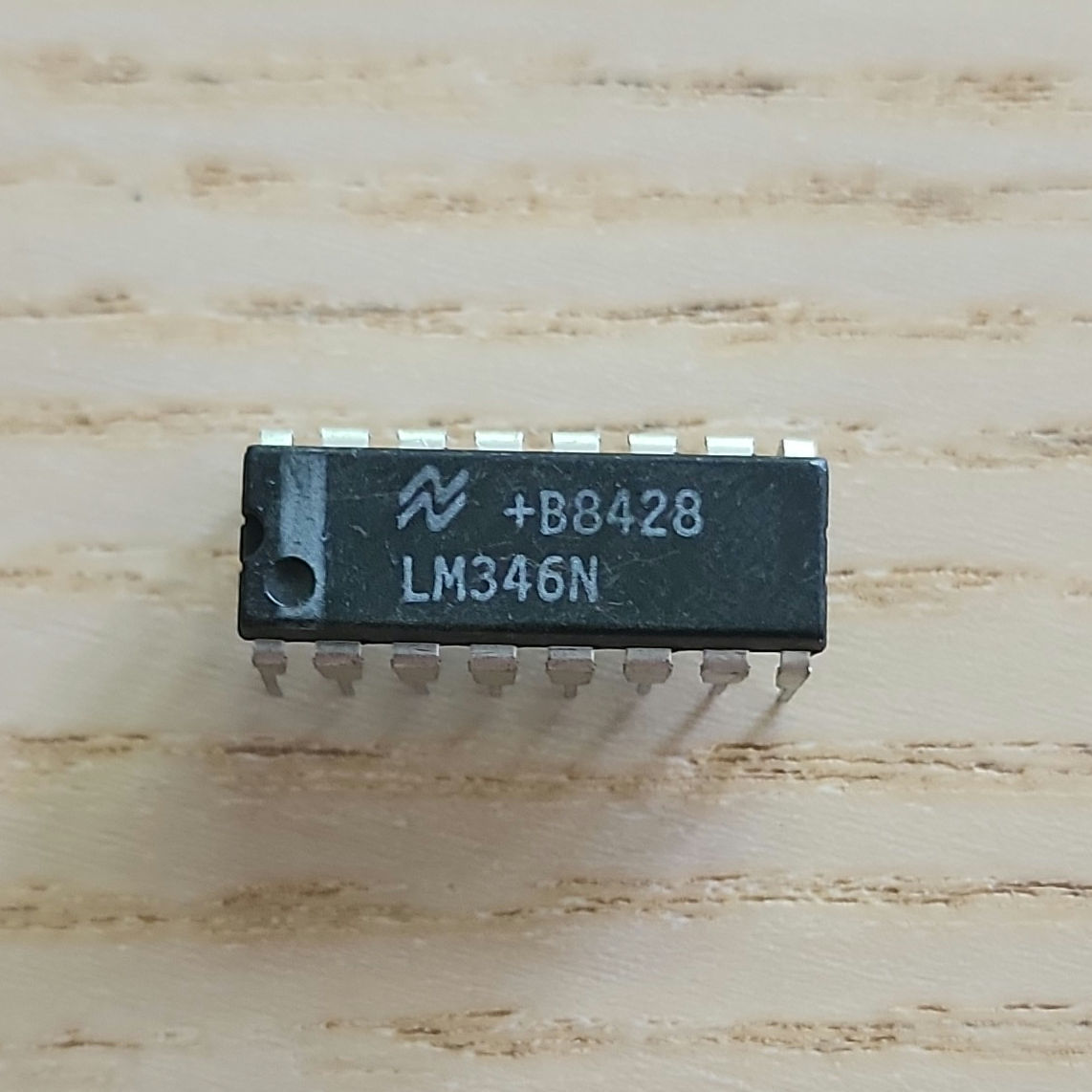 LM346N Programmable Quad Bipolar Op Amp
