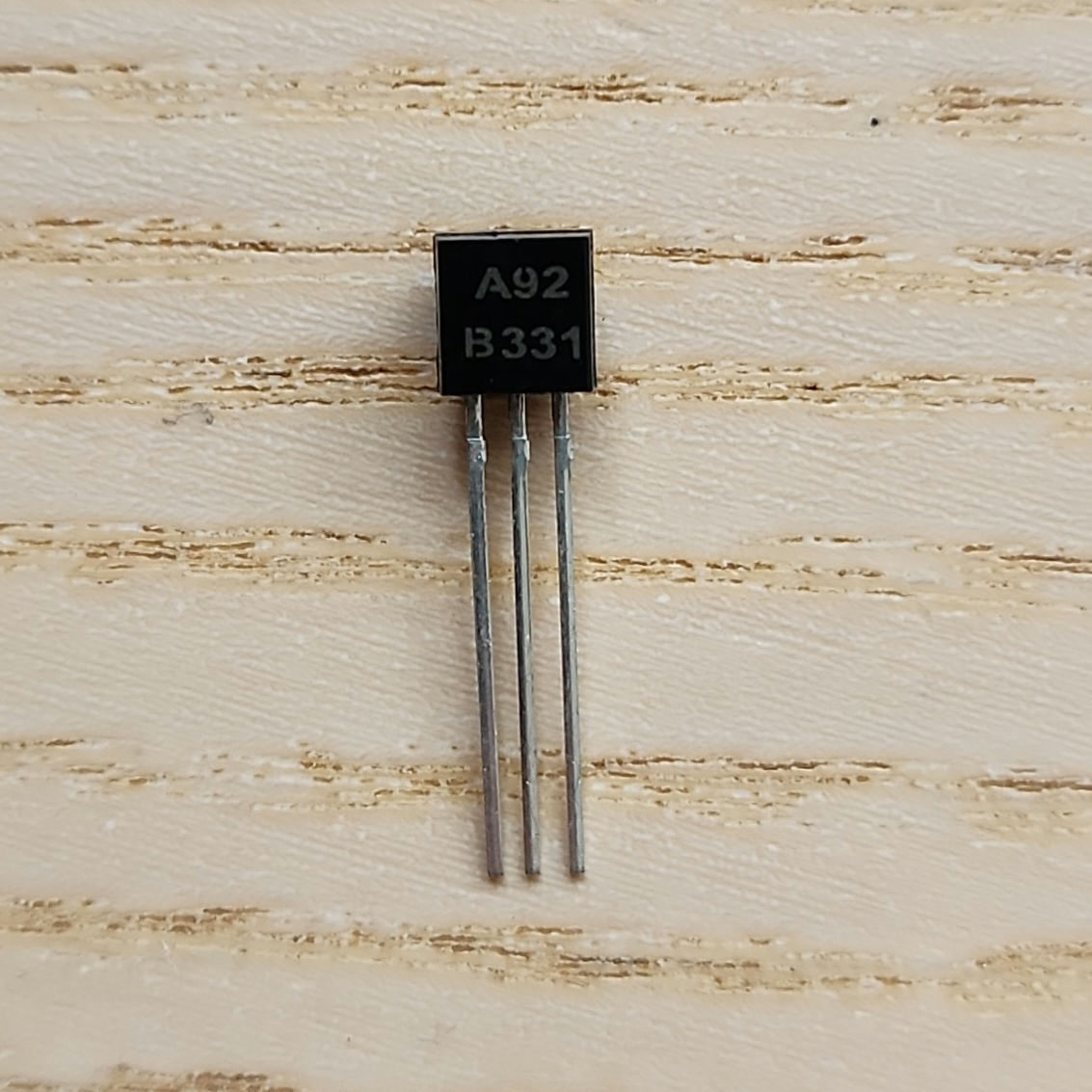 10pcs MPSA92 MPS-A92 300V 500mA PNP Transistor