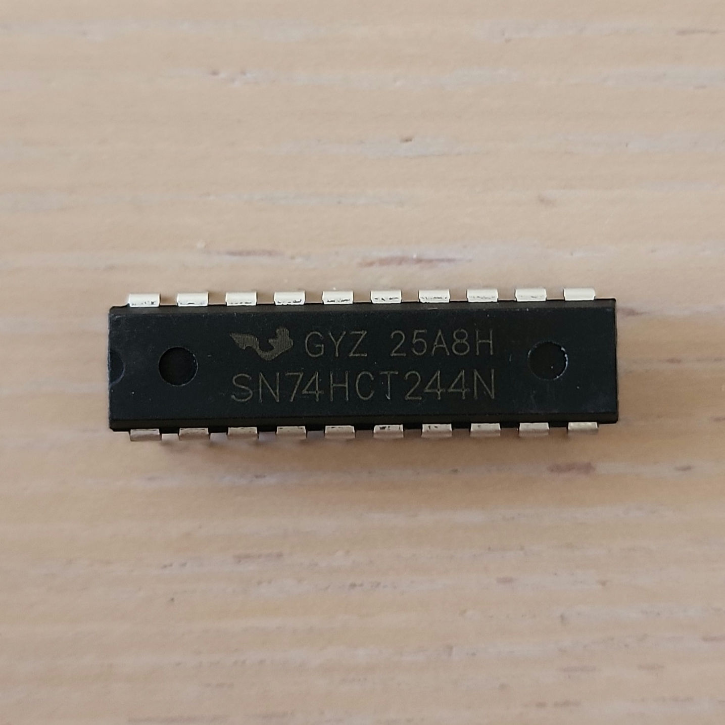 5pcs SN74HCT244N Octal Buffer and Line Driver With 3-State Output