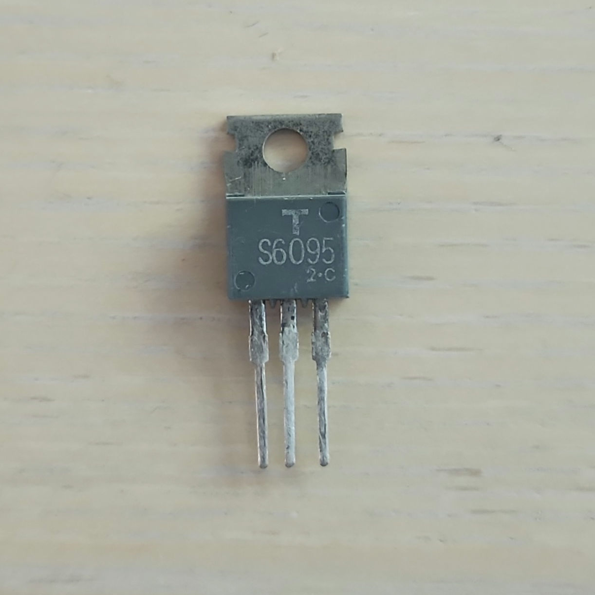 S6095 400V 4.7A SCR Thyristor for Strobo-flasher