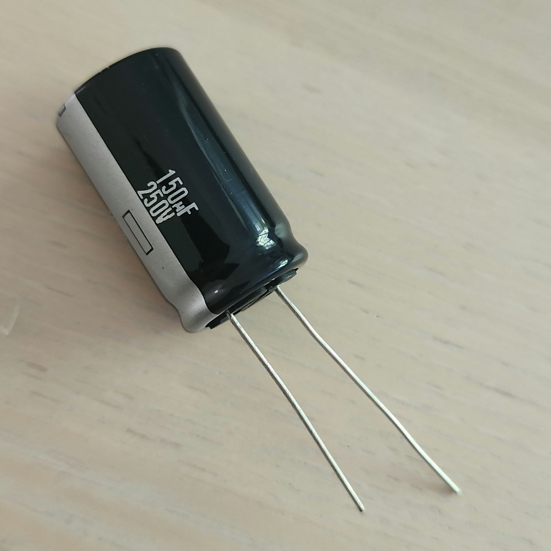 EEUED2E151 250V 150uF ±20% Electrolytic Capacitor