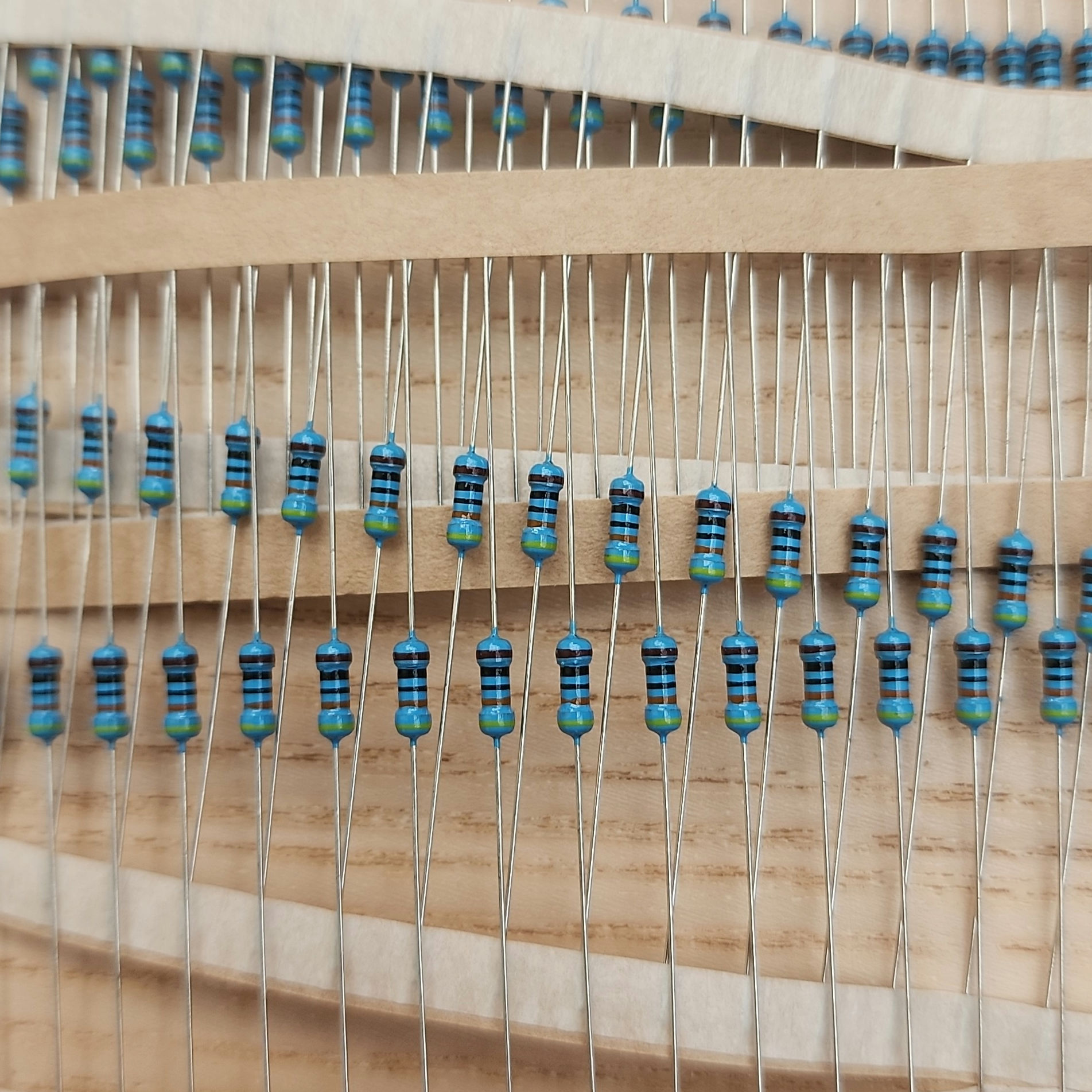 25pcs Metal Film Resistors 1/4W ±1% 1Ω-1KΩ Ohm Resistance