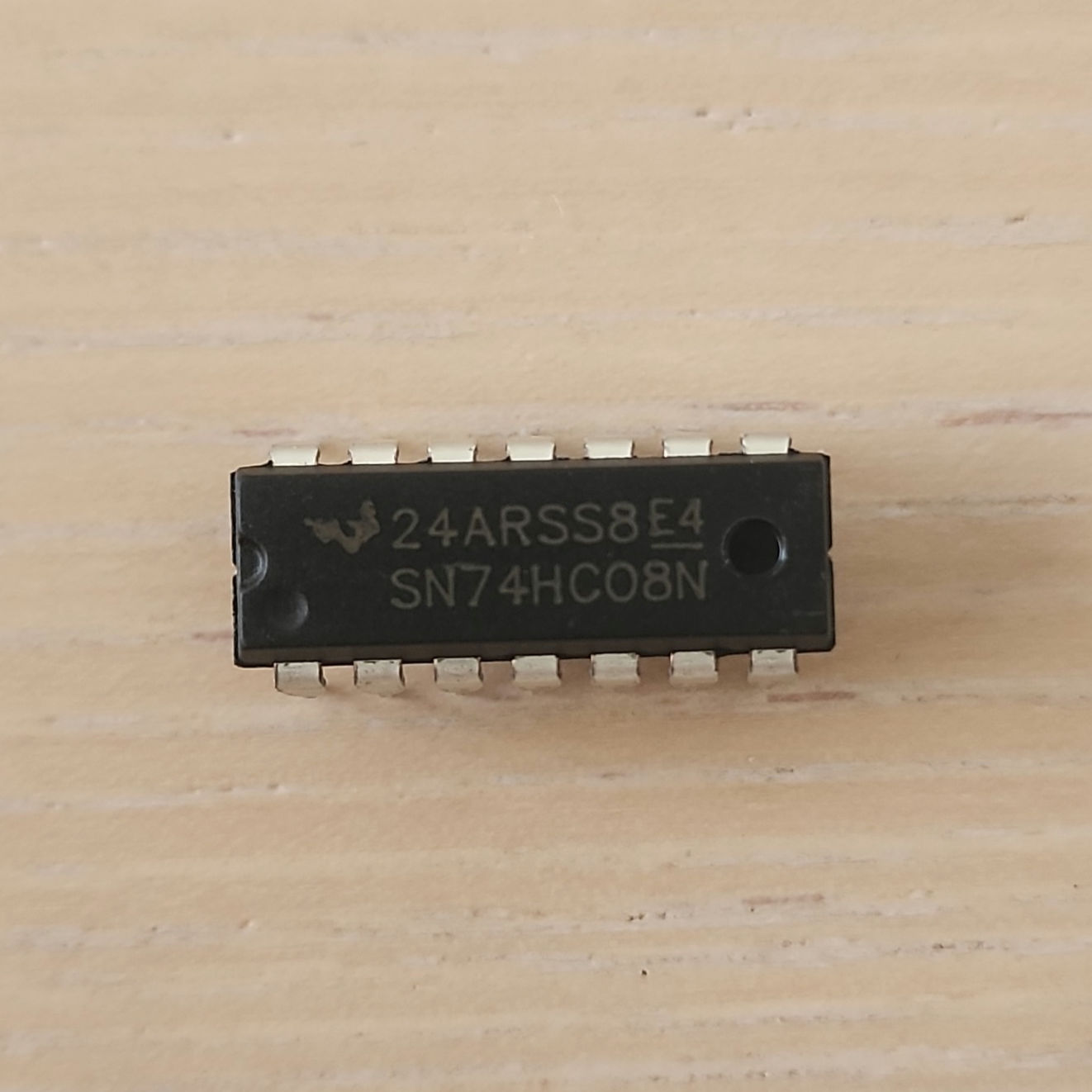 5pcs SN74HC08N Quad 2-Input AND Gate
