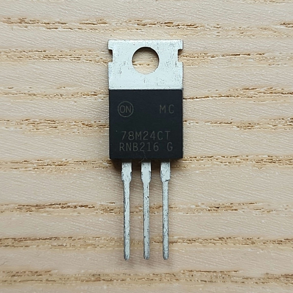 MC78M24CT 24V 500mA Positive Linear Voltage Regulator