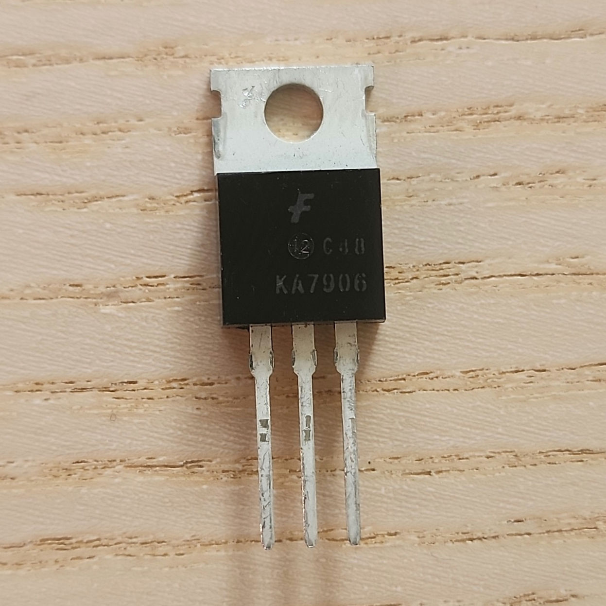 KA7906 -6V 1A Linear Voltage Regulator