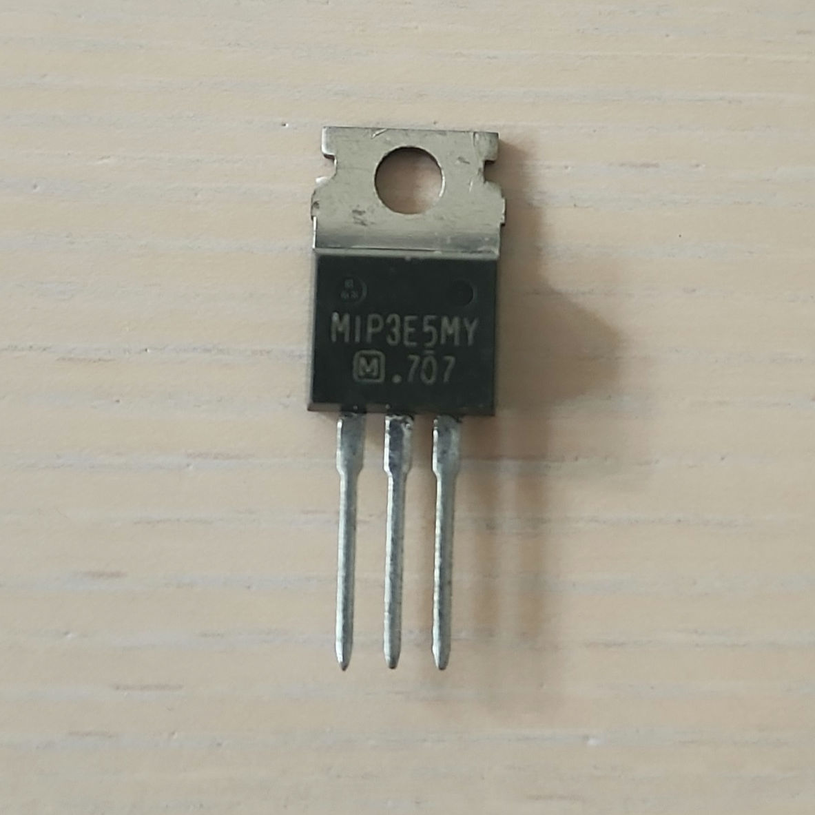 MIP3E5MY 700V Silicon MOS Type Integrated Circuit