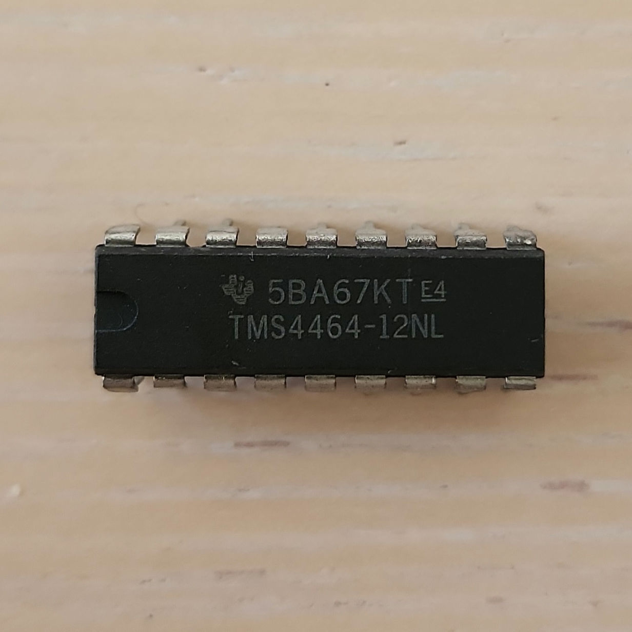 TMS4464-12NL 65,536-Word x 4-Bit Dynamic Random-Access Memory