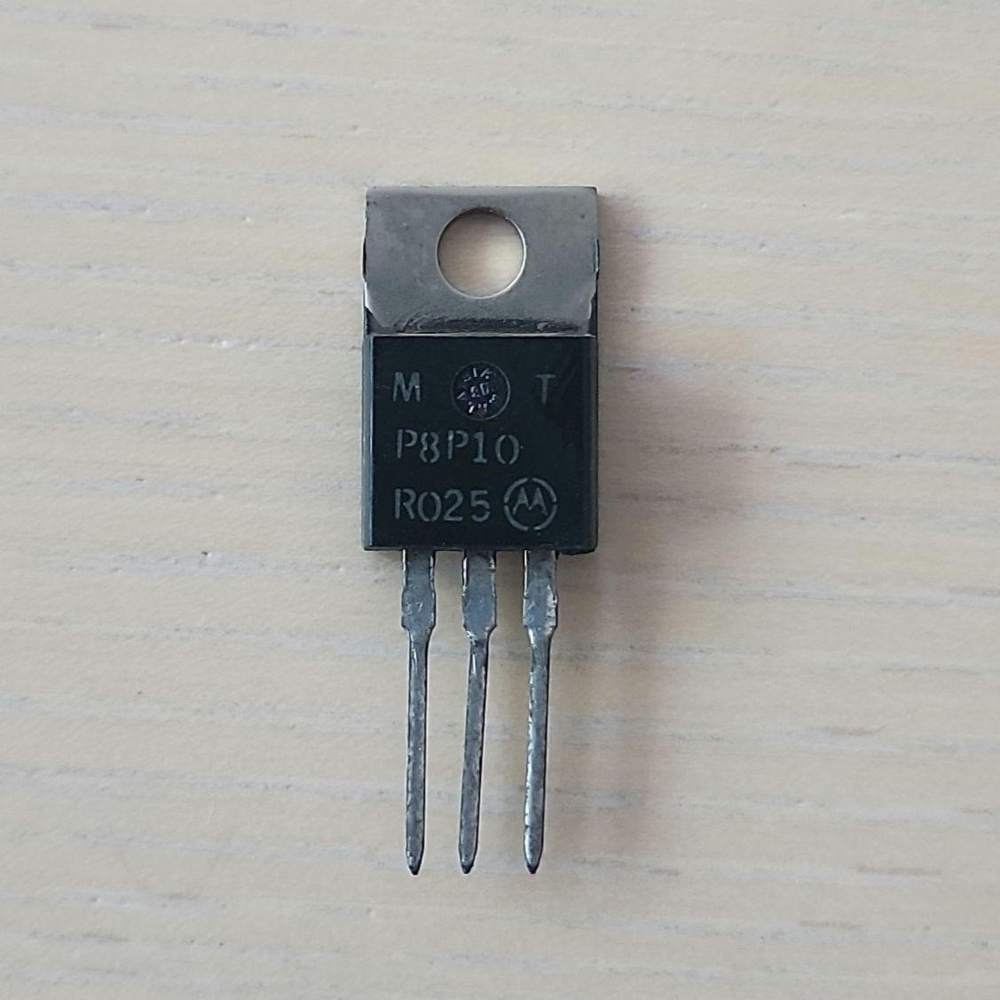 MTP8P10 100V 8A 75W PMOS Power FET