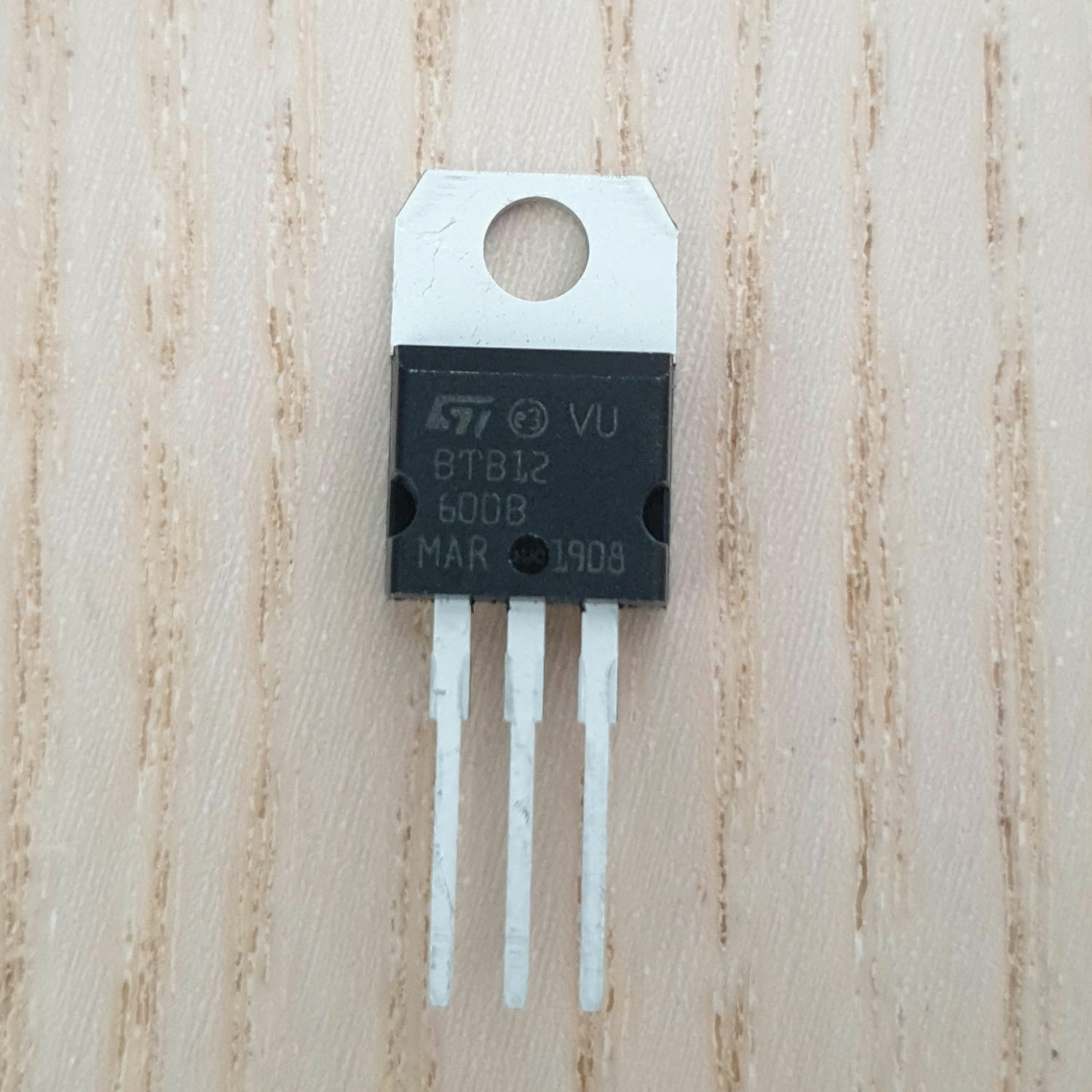 BTB12-600B 12A 600V Triac