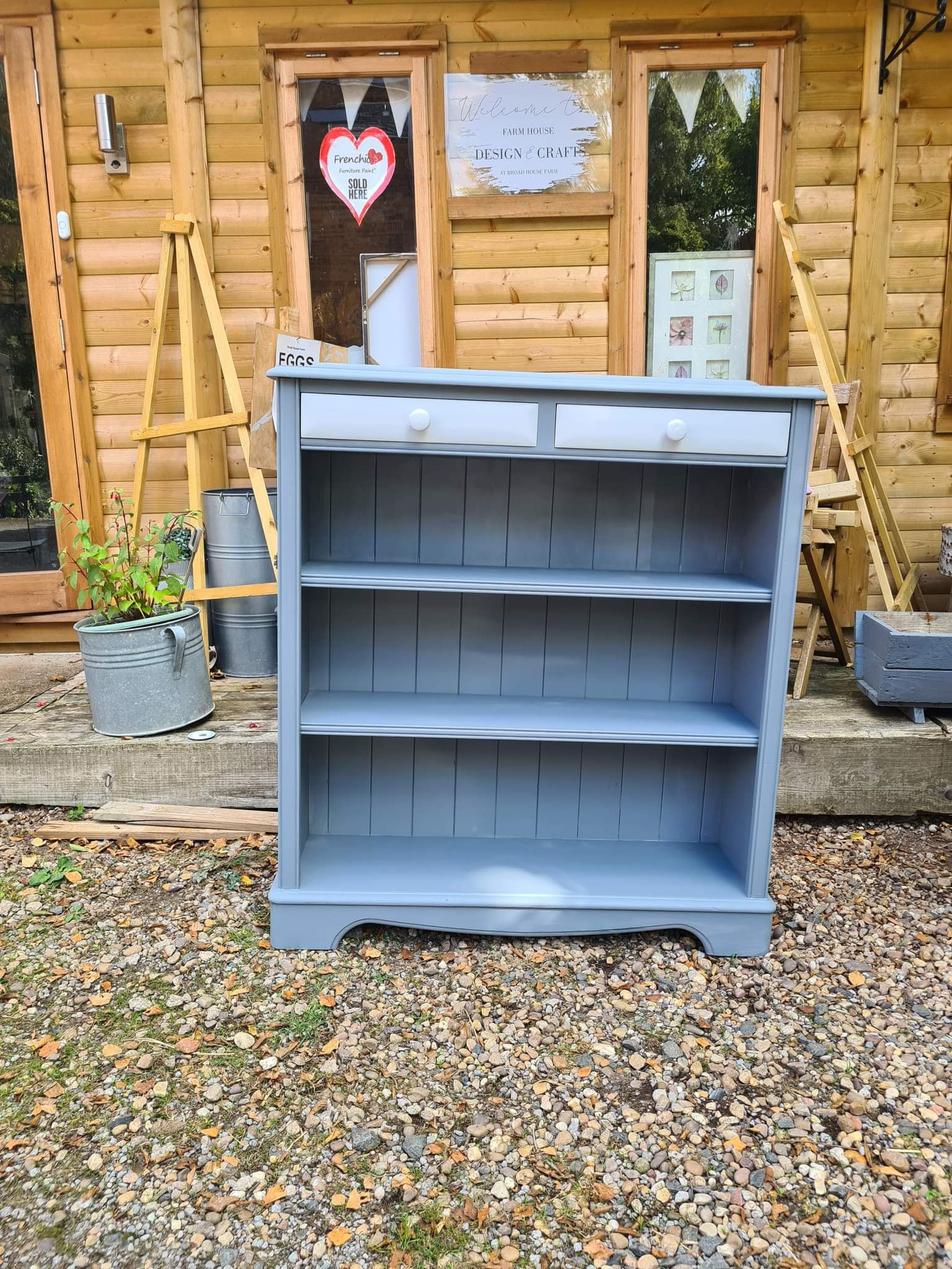 Solid wood bookshelf