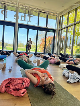 Rachael Richards leading yoga, breathwork and wellbeing workshops near West Sussex for health and wellbeing benefits.