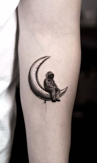 Moon Tattoo 