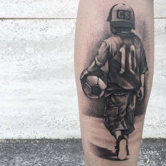 Tatuagem de Futebol na Panturrilha