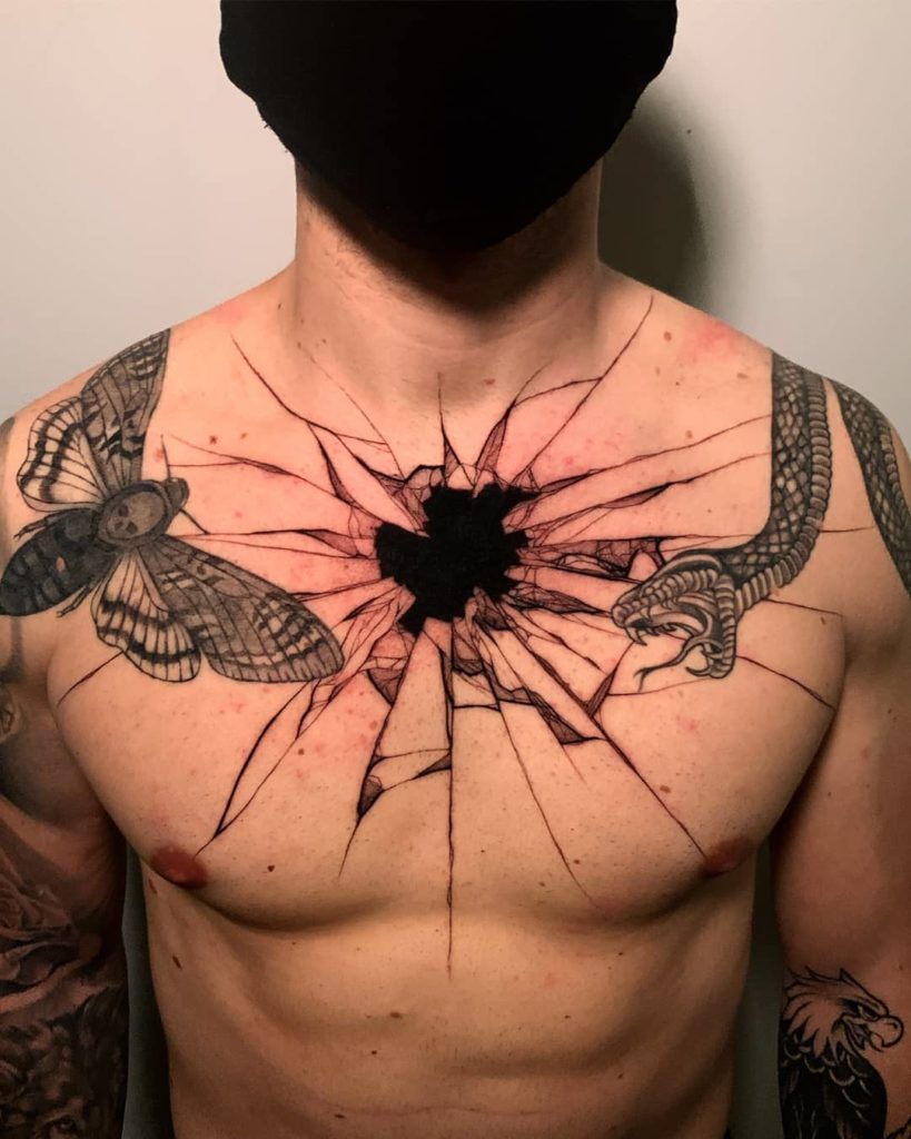 Tatuagem no Peito
