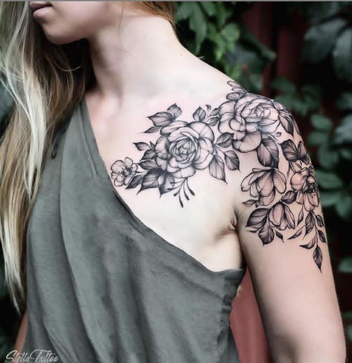 Tatuagem Feminina no Ombro