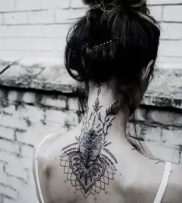 Tatuagem Feminina nas Costas