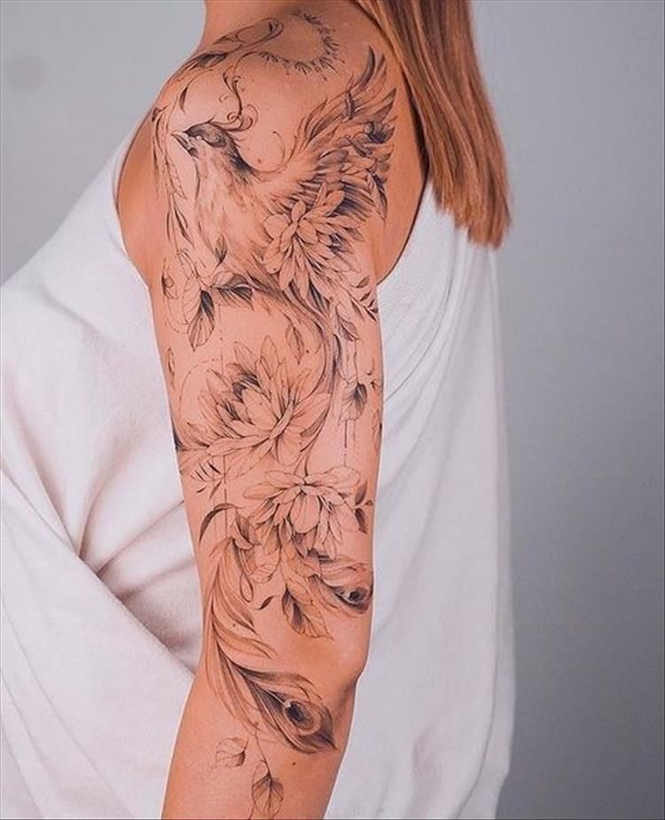 Tatuagem Feminina no Ombro