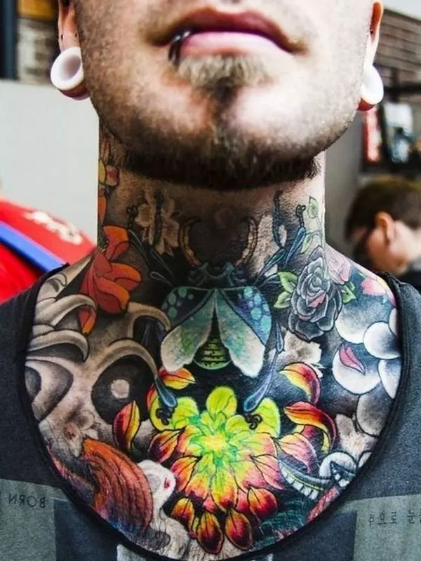 Tatuagem no Pescoço