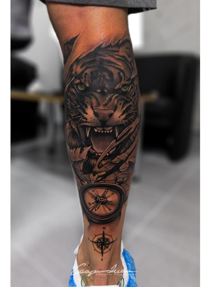 Tatuagem na Panturrilha Masculina