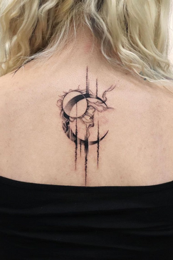 Tatuagem Feminina nas Costas