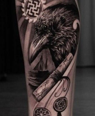 tatuagens vikings de corvos
