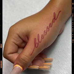 Imagem de Tatuagem Feminina na Mão