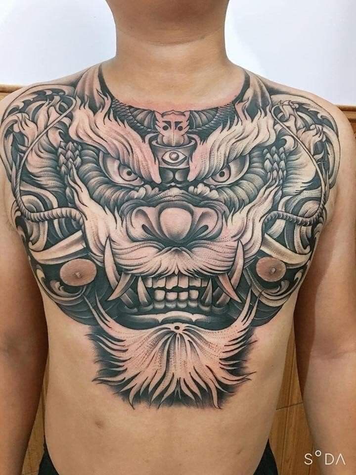 Tatuagem no Peito