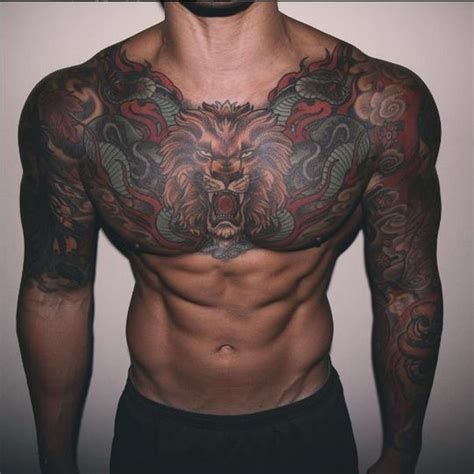 Tatuagem no Peito